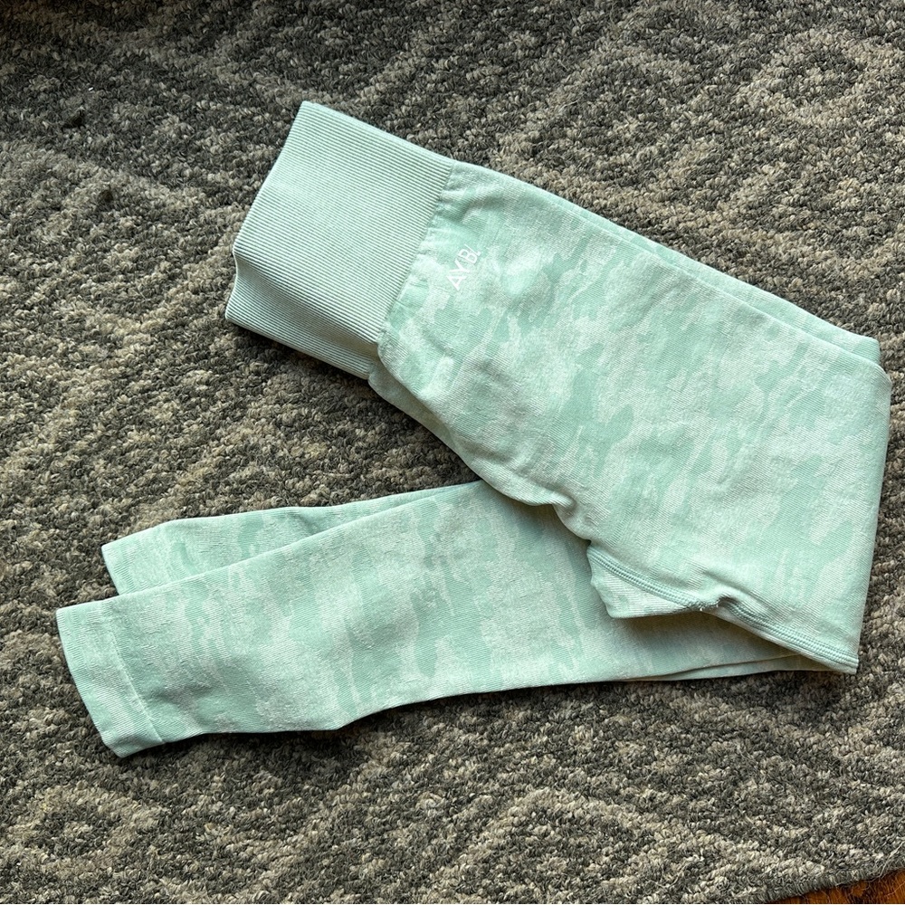 AYBL leggings size s